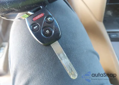 2011 Honda Accord 3.5 Ex-L from USA, damaged, VIN 1HGCP3F82BA005724